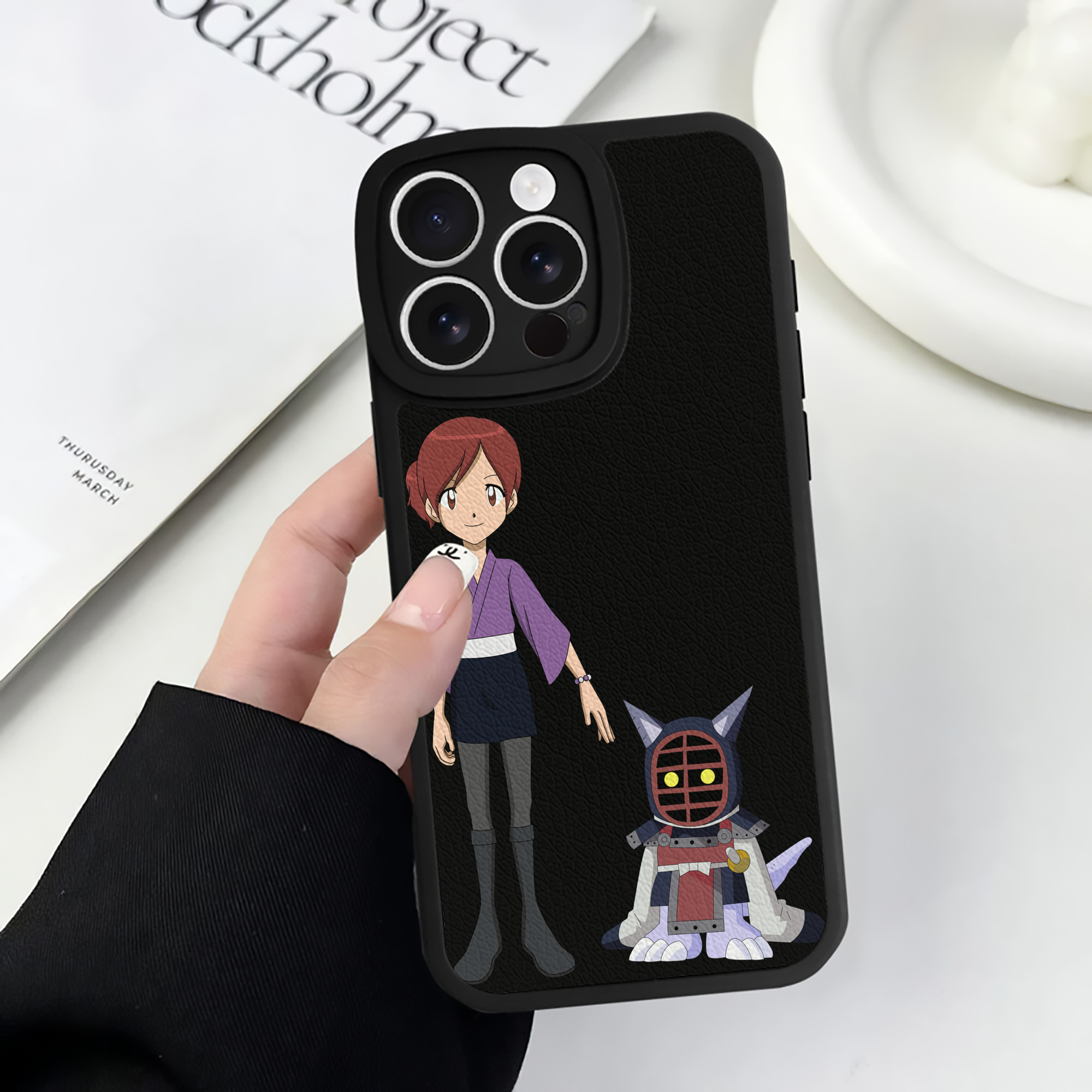 （画像用） Digimon デジタルモンスター/デジモン 【iPhone 16シリーズ対応】シリコンスマホケース（レザー調） 材質：シリコン